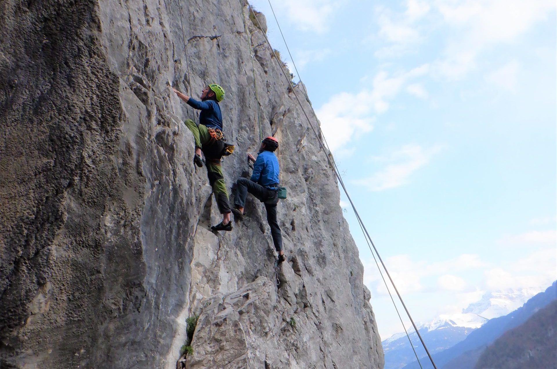 Chavalon 😁2 jeunes s'entraînent au speed climbing pour les J.O. de Tokyo...